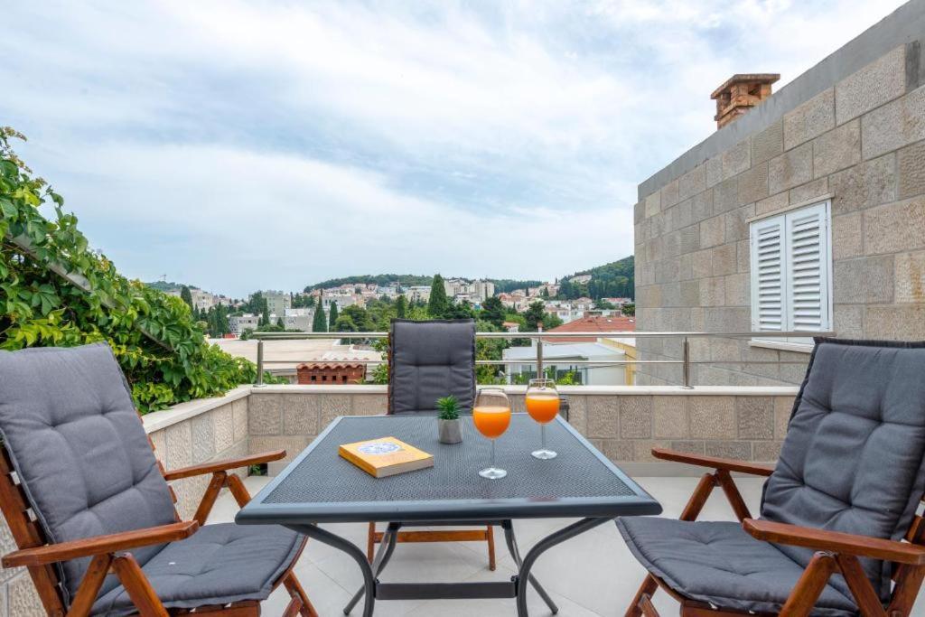 Maria Ii Apartment *